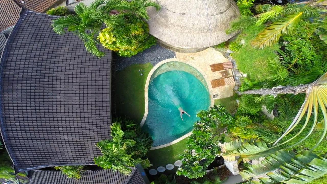 Villa Kubu Seminyak Buitenkant foto