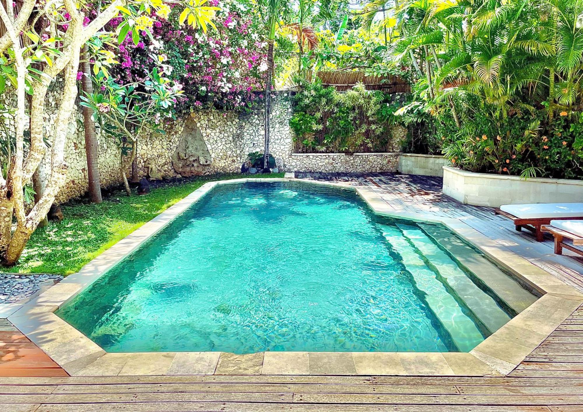 Villa Kubu Seminyak Buitenkant foto
